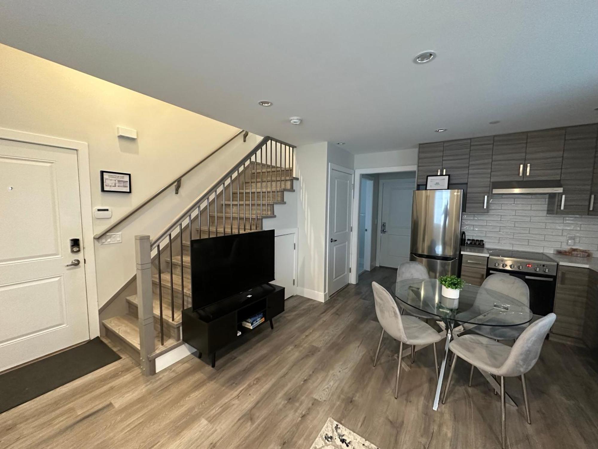 Bright And Cozy Modern Home In Vancouver - Central To Yvr-Downtown - Free Private Parking Eksteriør billede