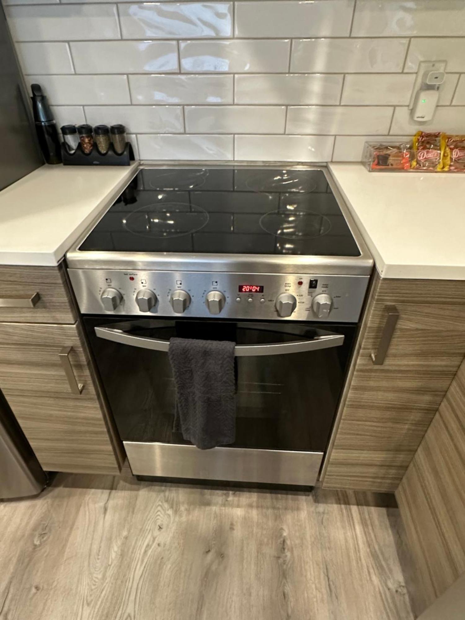 Bright And Cozy Modern Home In Vancouver - Central To Yvr-Downtown - Free Private Parking Eksteriør billede