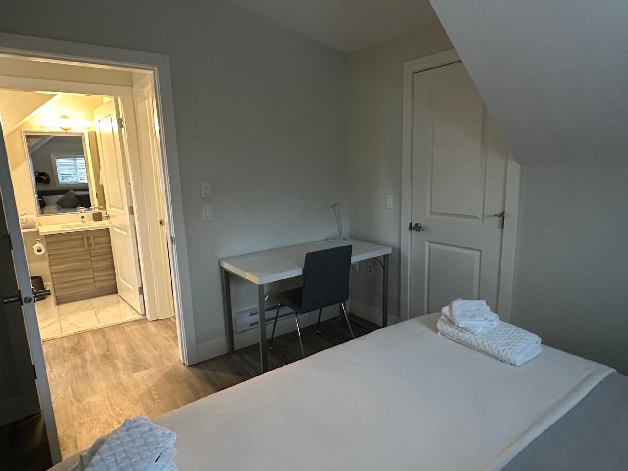 Bright And Cozy Modern Home In Vancouver - Central To Yvr-Downtown - Free Private Parking Eksteriør billede
