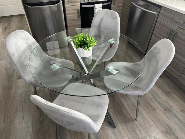 Bright And Cozy Modern Home In Vancouver - Central To Yvr-Downtown - Free Private Parking Eksteriør billede