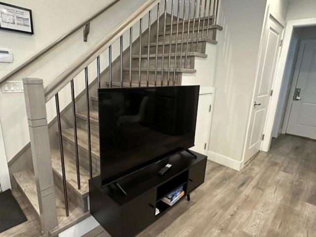 Bright And Cozy Modern Home In Vancouver - Central To Yvr-Downtown - Free Private Parking Eksteriør billede