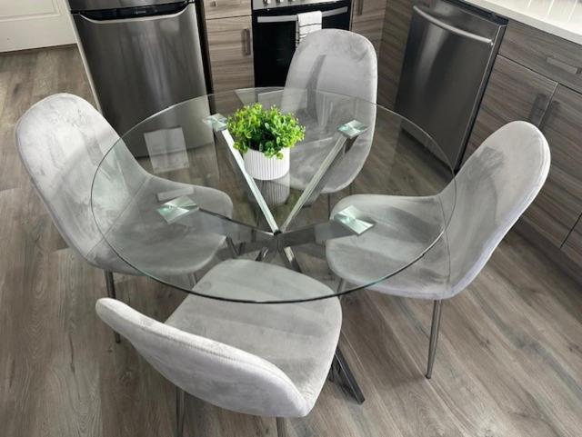 Bright And Cozy Modern Home In Vancouver - Central To Yvr-Downtown - Free Private Parking Eksteriør billede